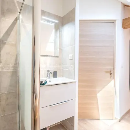 De Maya 60680 Lägenhet Jonquières